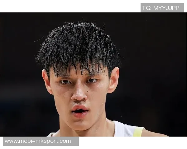 篮网17人轮换大胜40分曾凡博首秀机会依然渺茫